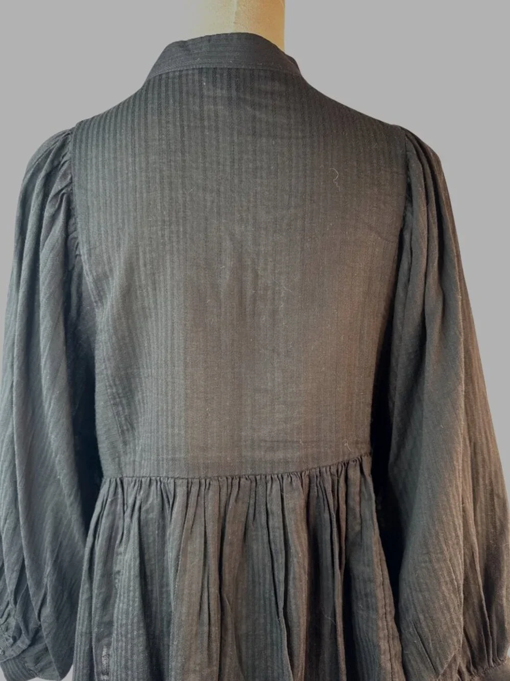 Banana Republic lightweight breathable
